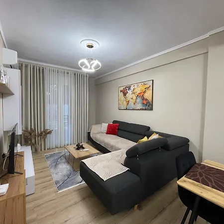 Modern And Cozy Oasis Near Center