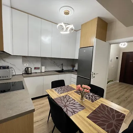 Modern And Cozy Oasis Near Center Apartment Tirana