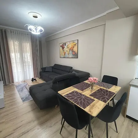 Apartment Modern And Cozy Oasis Near Center